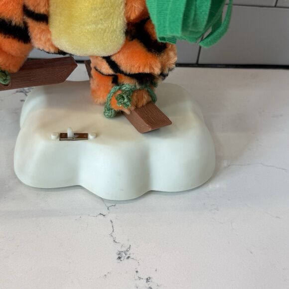 Vtg Telco Disney Pooh Tigger Animated Christmas Motion Skiing Figure Works Video - Picture 9 of 16